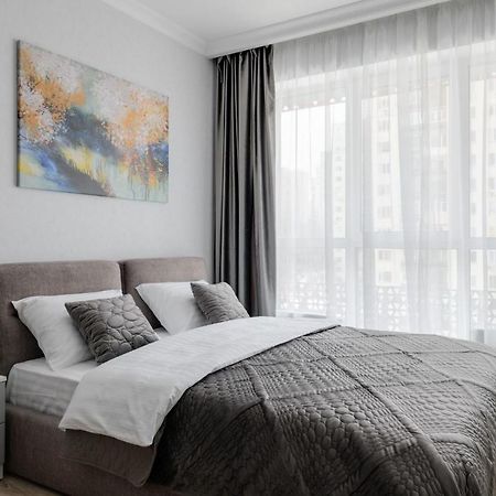 Modern New Cozy Apartment Kvartet Railway Station كييف المظهر الخارجي الصورة