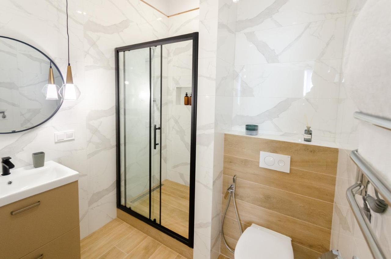 Modern New Cozy Apartment Kvartet Railway Station كييف المظهر الخارجي الصورة